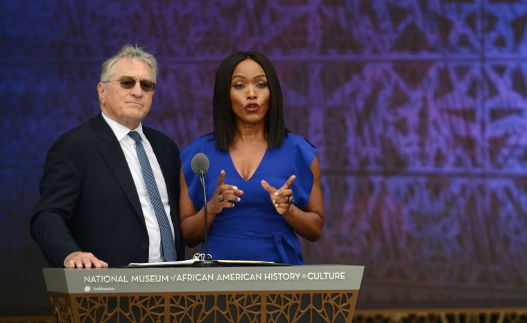 Robert DeNiro and Angela Bassett