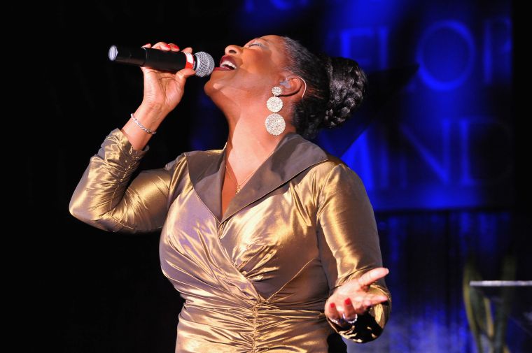 Regina Belle