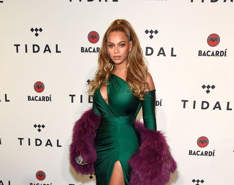 Outstanding Female Artist - Beyoncé