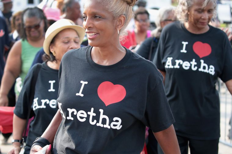 Fans Of Soul Legend Aretha Franklin Pay Their Respects At Her Viewing In Detroit