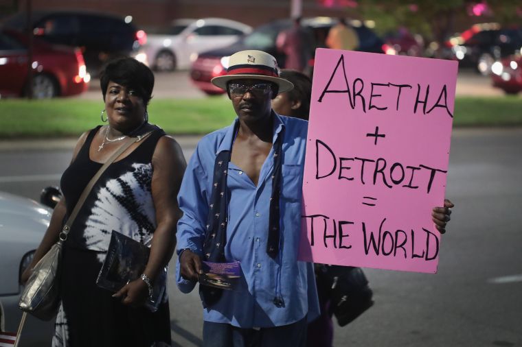 Fans Of Soul Legend Aretha Franklin Pay Their Respects At Her Viewing In Detroit