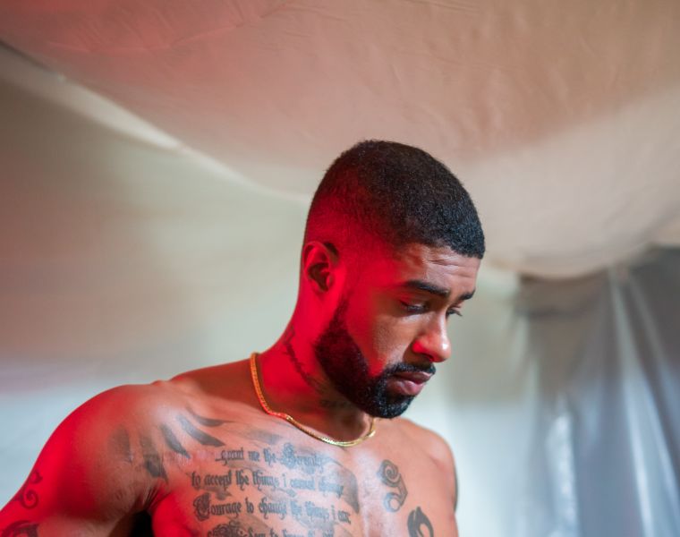 Skyh Black on the set of Stranger Next Door