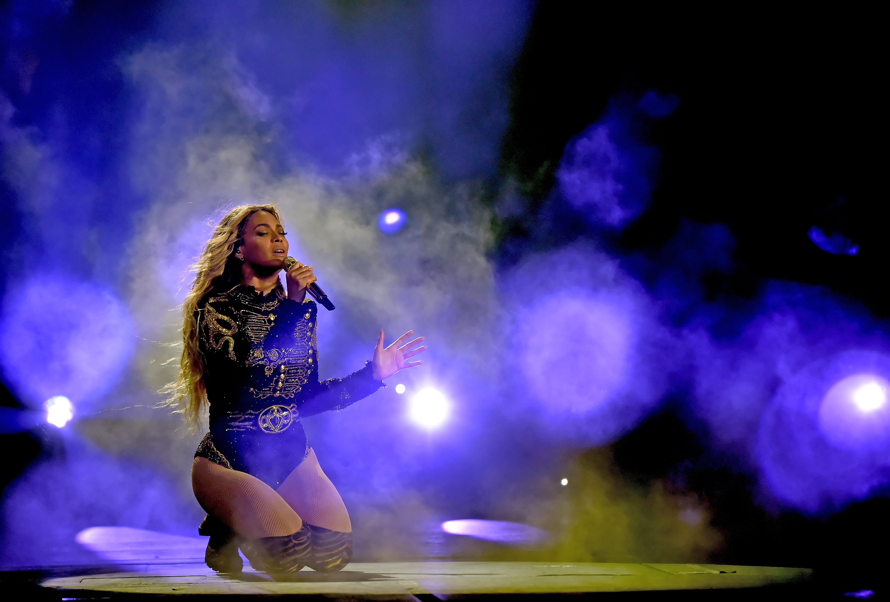 PASADENA, CA - MAY 14: Entertainer Beyonce performs onstage during "The Formation World Tour" at the Rose Bowl on May 14, 2016 in Pasadena, California. (Photo by Kevin Mazur/WireImage )